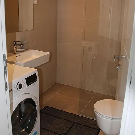 Nikola Luxury Borik * זאדאר
